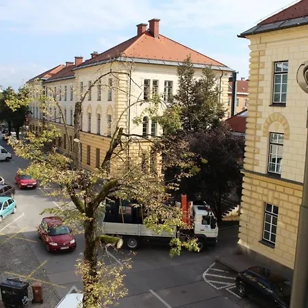 Metelkova Appartement *